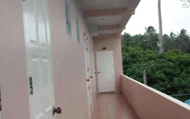 Sairee Center Guesthouse