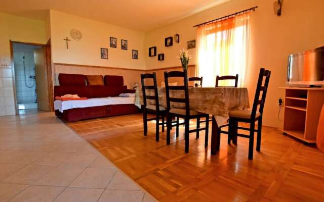 Apartments Pinka 30 M From The Sea