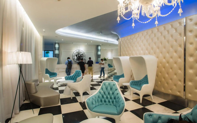 Orange Hotel Select