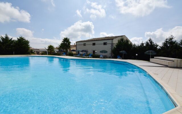 Domus Aurea Resort