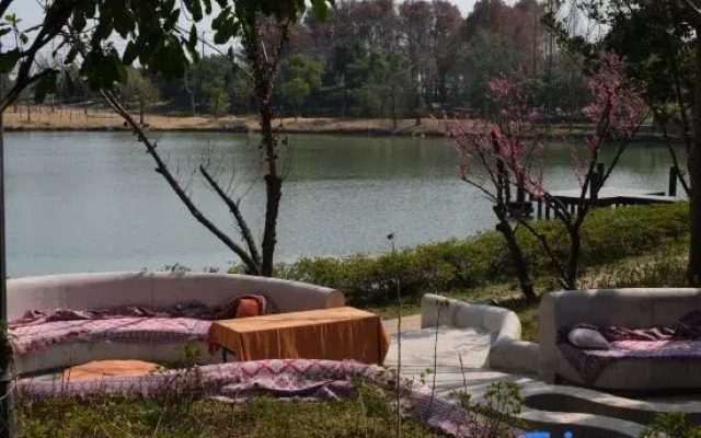 Shanghai Huayi Resort