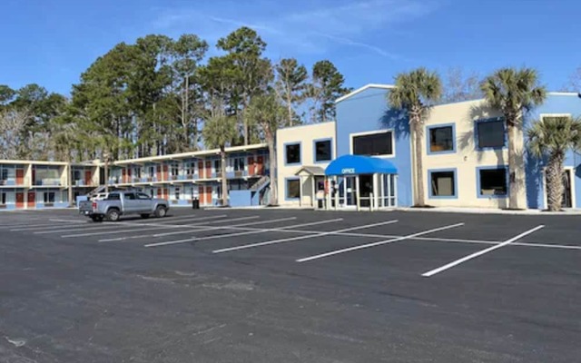 Havelock Inn & Suites