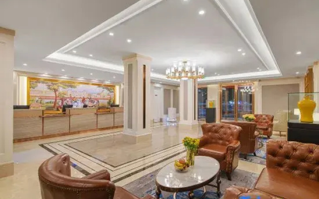Vienna Hotel Zhucheng Longdu Street Dinosaur Park