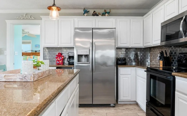 Selah 3 Bedroom Home by RedAwning