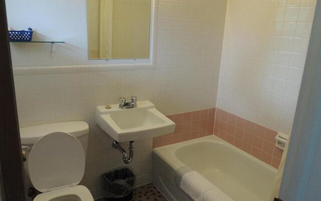 Balmoral Motel