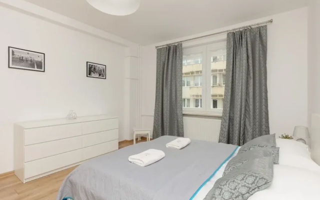 Warsaw Apartment Mokotowska by Renters