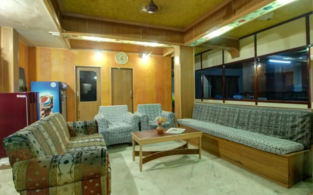 OYO Flagship 31125 Hotel Viknesh