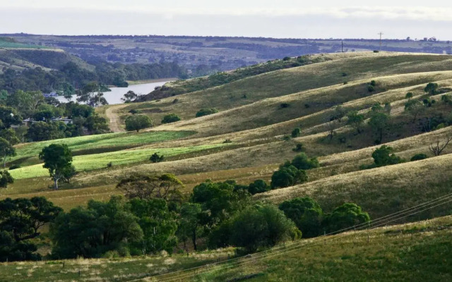 Romantic Getaways at Riverview Rise Retreats