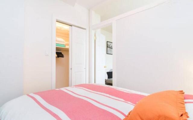 139-3e West Village 1BR Best Value