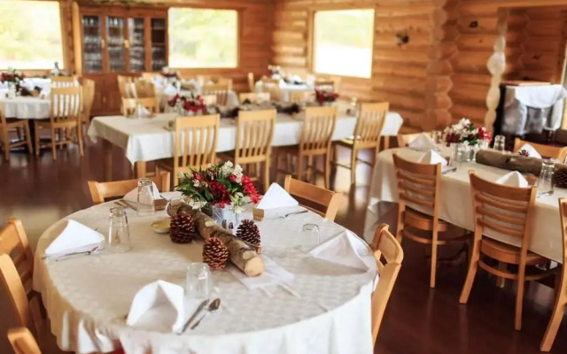 Majestic Valley Wilderness Lodge