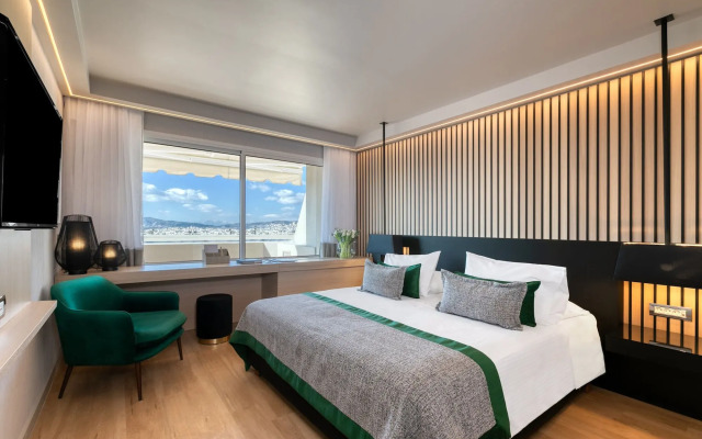 Divani Caravel Hotel