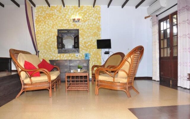 Solomon Beach Hotel