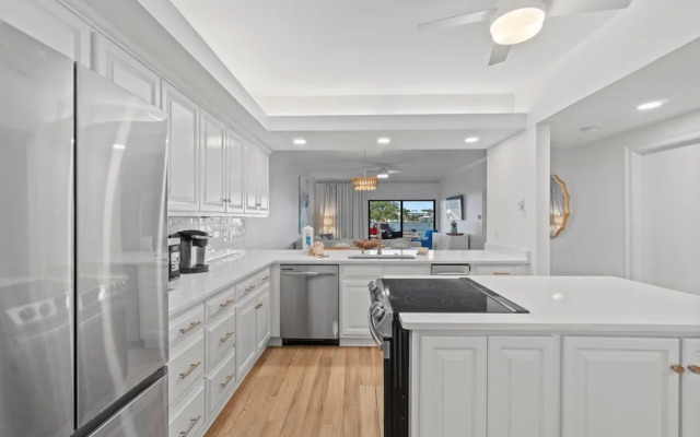 Shipwatch Riverside E104