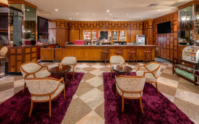 Alexander Hotel