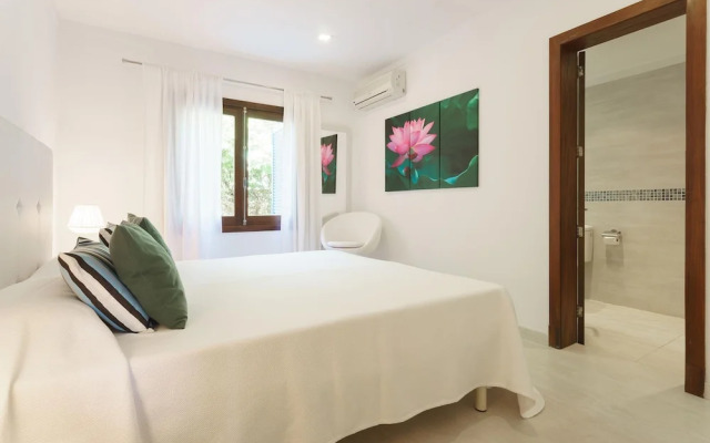 Villa Playa in Port de Pollen a