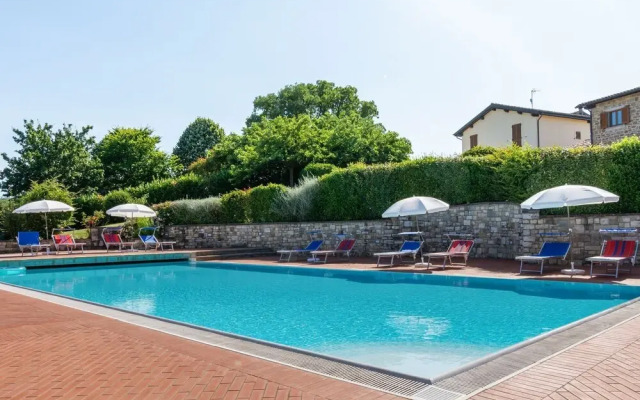 Pretty Holiday Home in Gubbio With Garden