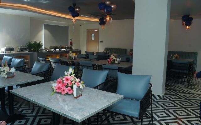 Hotel Kyzen HiTech City- Your Zenly Stay