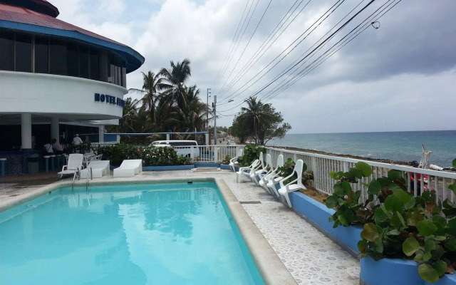 Hotel On Vacation Blue Reef