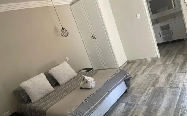 Guest House on Gillian Unit 7 (Adults Only)
