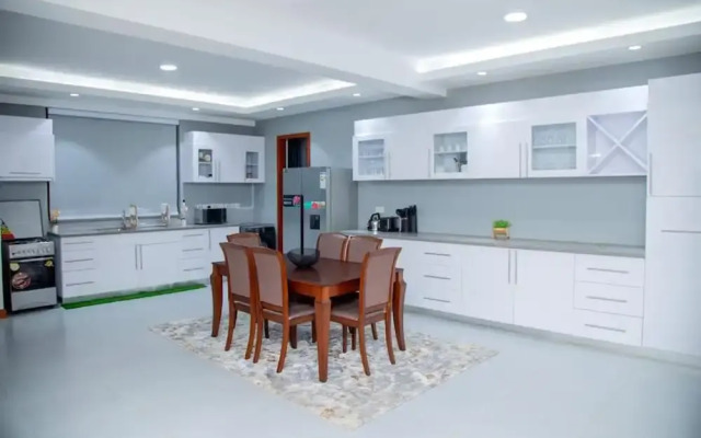 Luxury Cozy Kampala Apartment With 2 Bedrooms