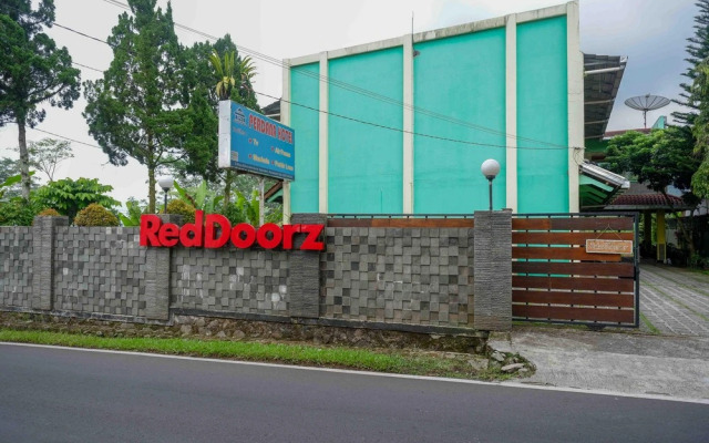 RedDoorz near Lokawisata Baturaden