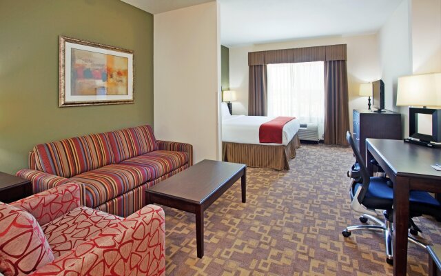 Holiday Inn Express Hotel & Suites TOPEKA NORTH, an IHG Hotel