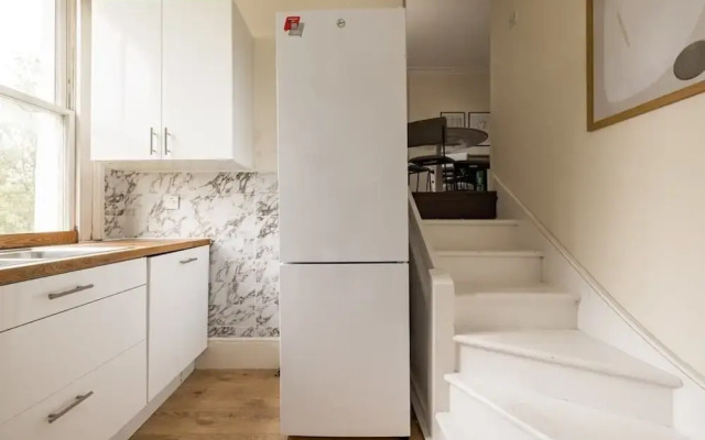 The Notting Hill Base - Charming 2bdr With Balcony