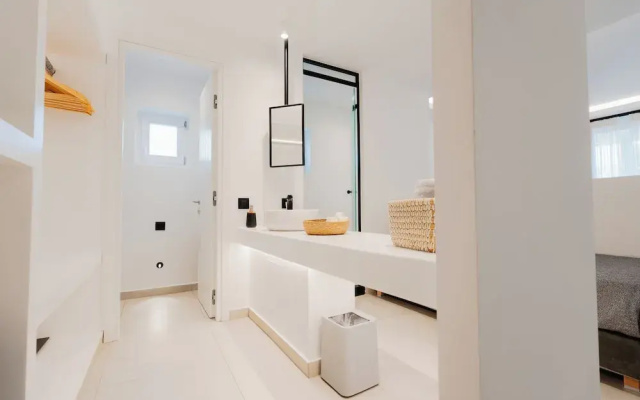 Oliving Mykonos Luxury Suites