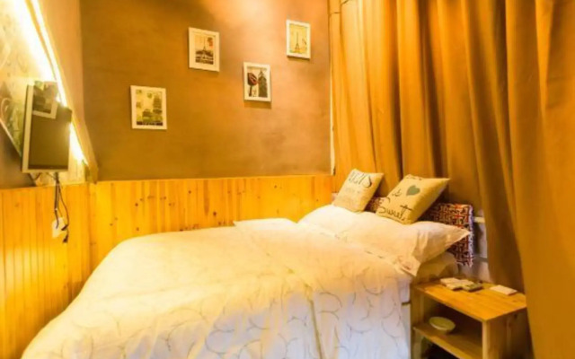 OYO Nanchang Happy Waterbed Literature Hotel