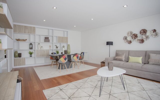 Liiiving - Luxury River View Apartment X