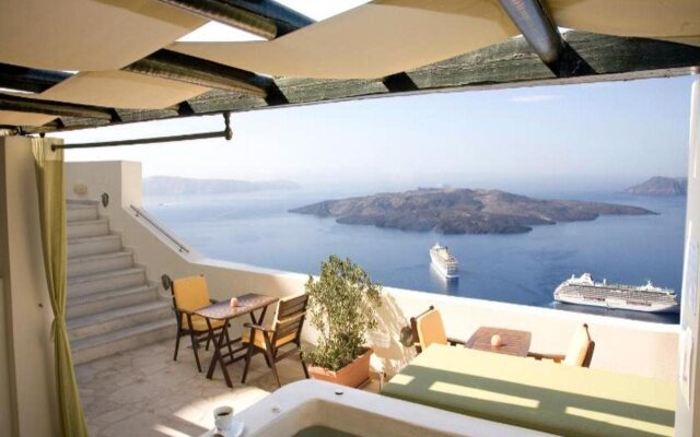Adamis Majesty Suites