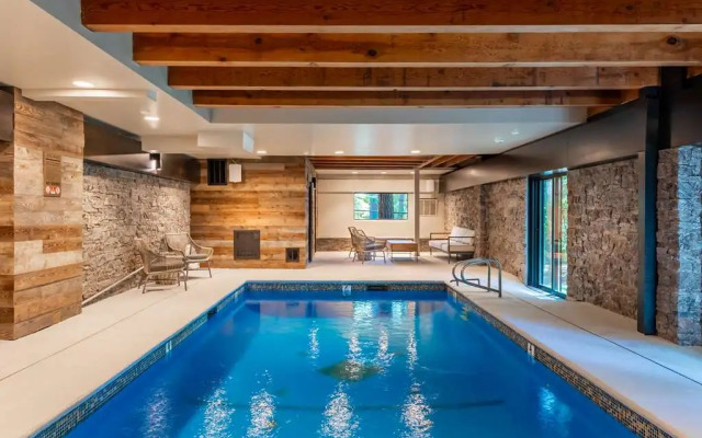 The Incline Lodge