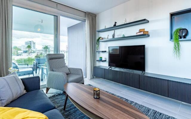 Sunflower 1-Bedroom Apartment in Larnaca