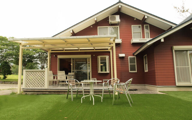 Holiday House Green Garden