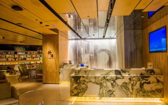 Hangzhou Yunhe Atour Hotel