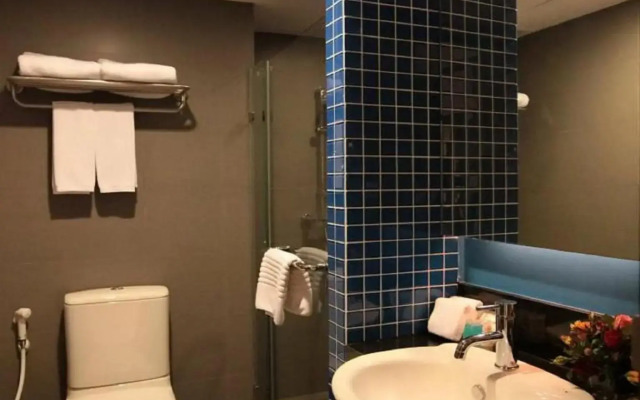 FX Hotel Metrolink Makkasan