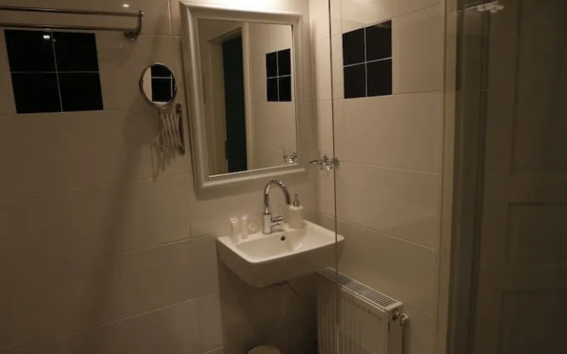Cote Riviera Luxe Lake