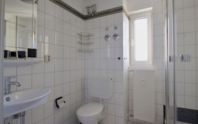 Lake View Modern Retreat