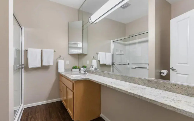 Bellevue Modern 2BD 2BA Apartment