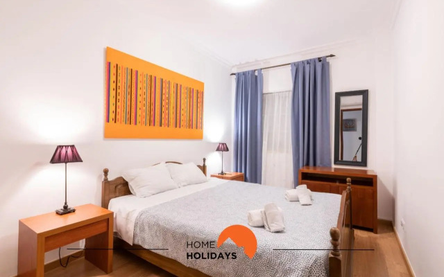 #056 Heart of Historic Albufeira with garage