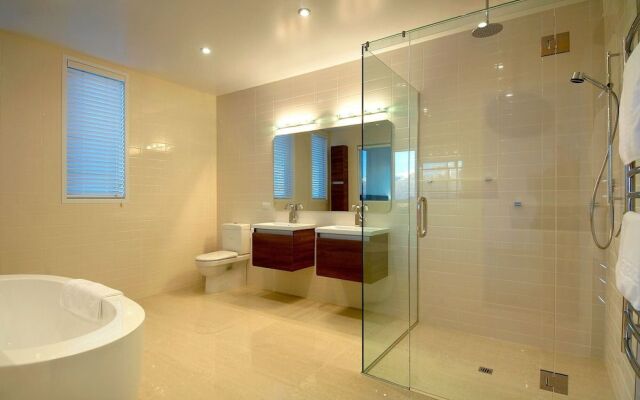 Bel Lago - every room with a lake view