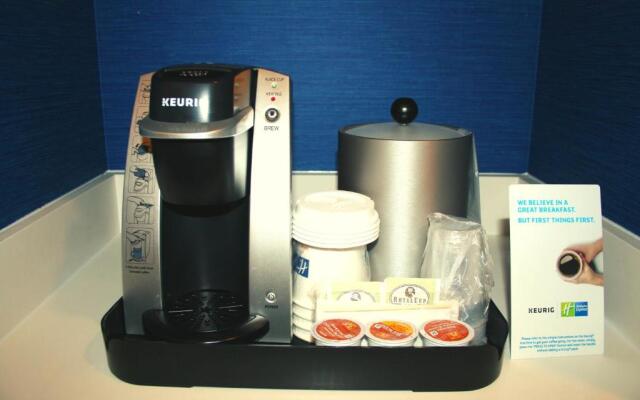 Holiday Inn Express Hotel & Suites Marina - State Beach Area by IHG