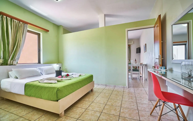 Nanakis Beach Hotel