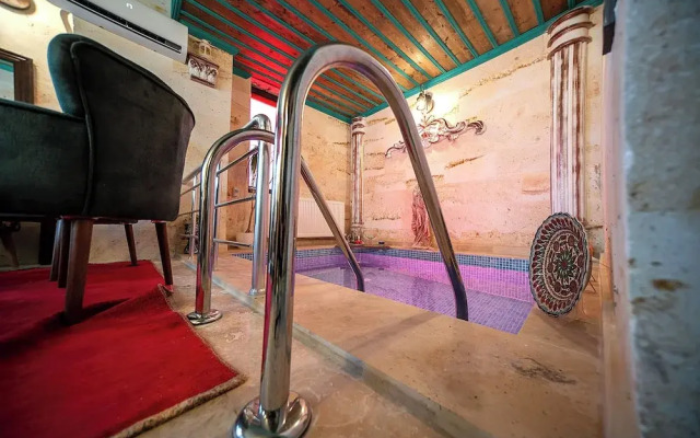Abra Stone House