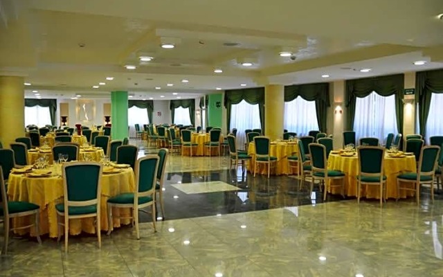Hotel Holiday