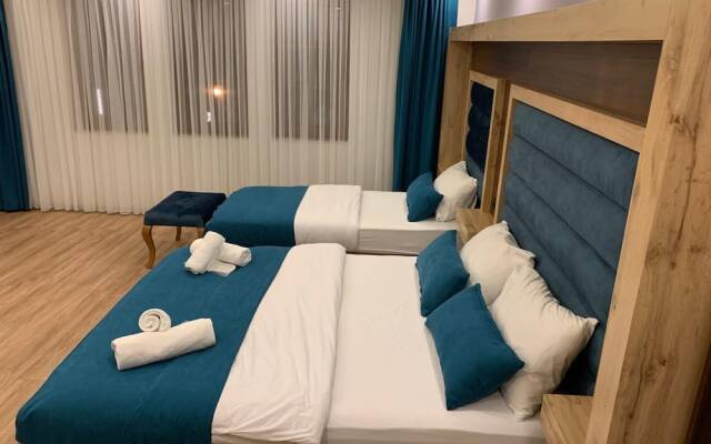 Danis Motel