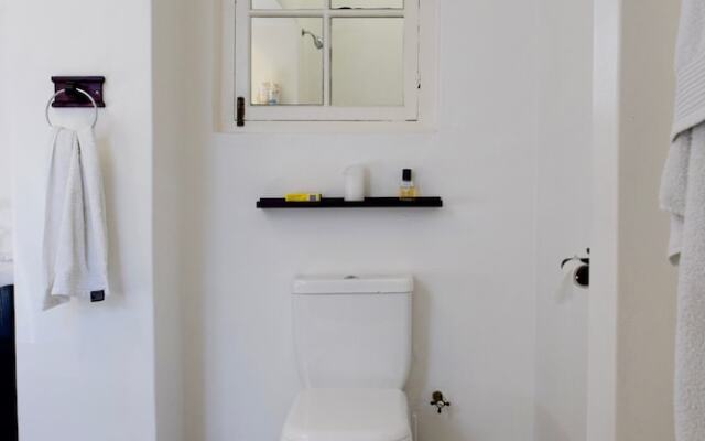 2 Bedroom House in Observatory Cape Town