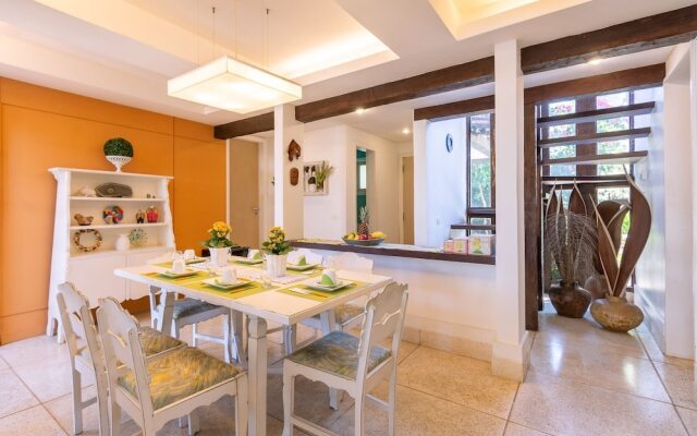 Excelente casa com piscina Armação