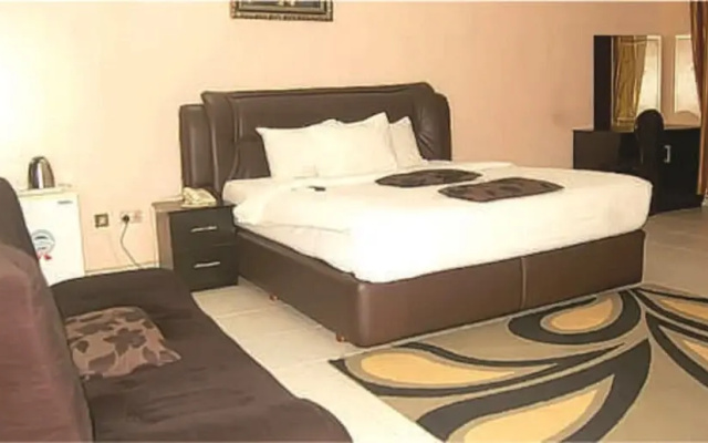 GoldRush Suites