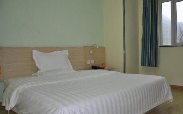 7Days Inn Zhuhai Gongbei Wal Mart Branch